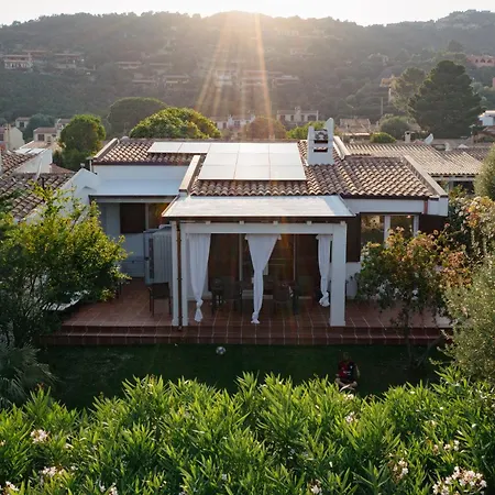 Costarei Minipiscina Villa Costa Rei